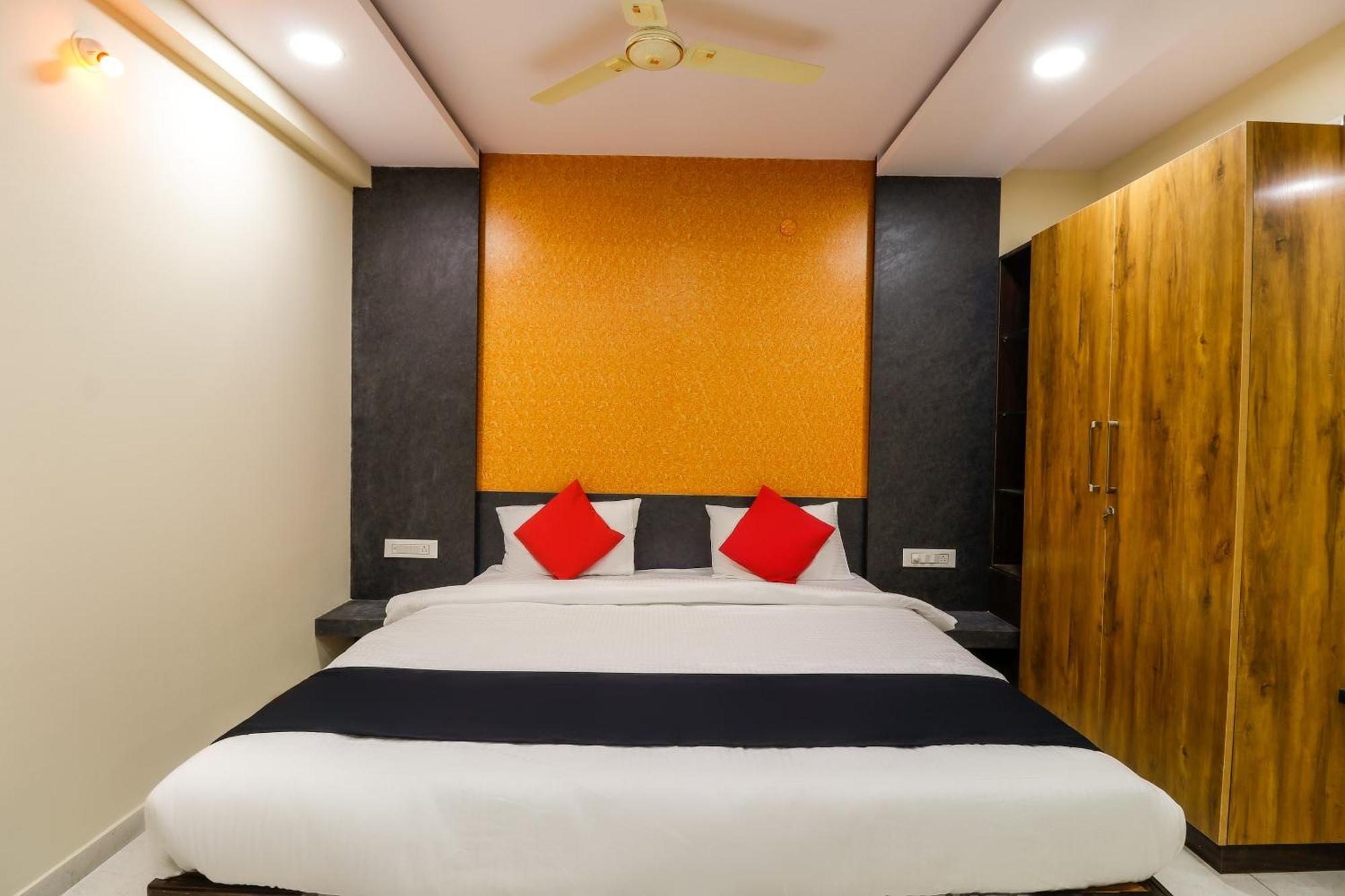 Capital O N R Residency Hotel Yelahanka Ngoại thất bức ảnh