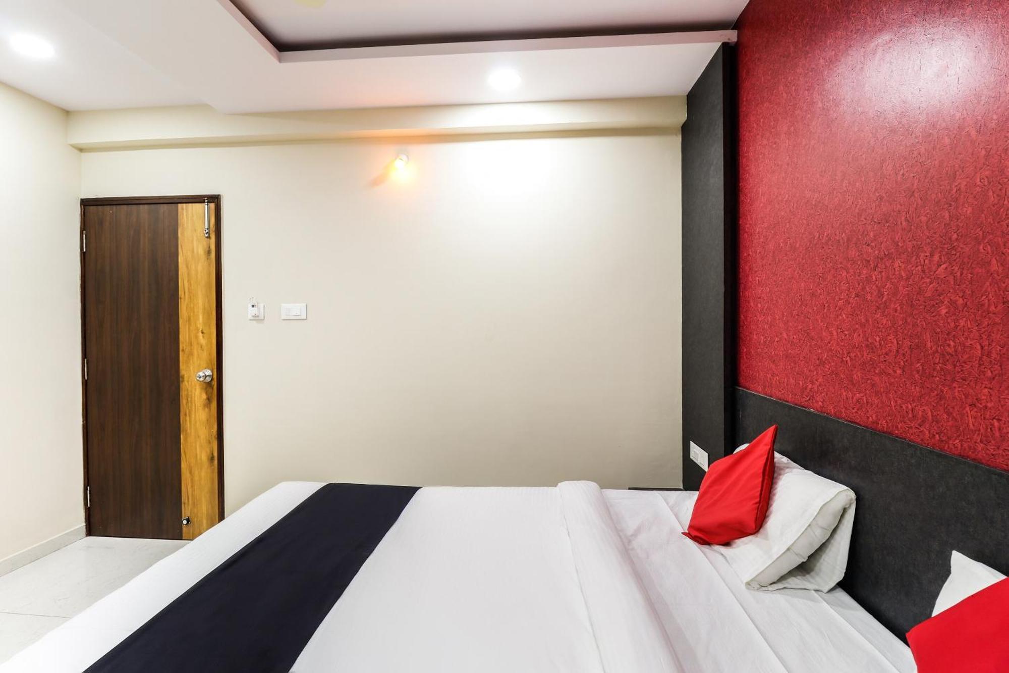 Capital O N R Residency Hotel Yelahanka Ngoại thất bức ảnh